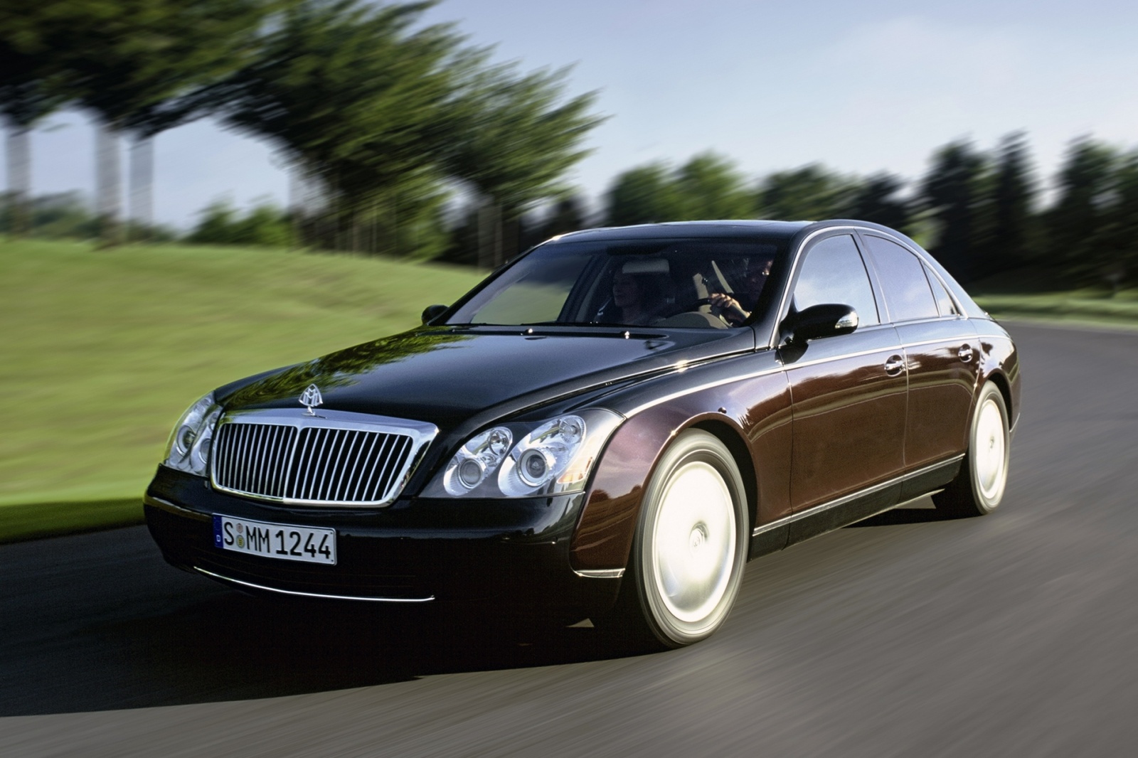 Mercedes - Maybach: značka zanikla jako samostatný projekt a dnes koupíte Maybach pouze jako nejvyšší stupeň výbavy „obyčejných“ Mercedesů.