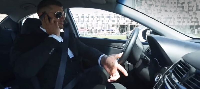 Velitel: Rádi vedete lidi a dáváte jim pokyny. S lehkostí je vedete díky vašemu odhodlání a organizačním schopnostem.