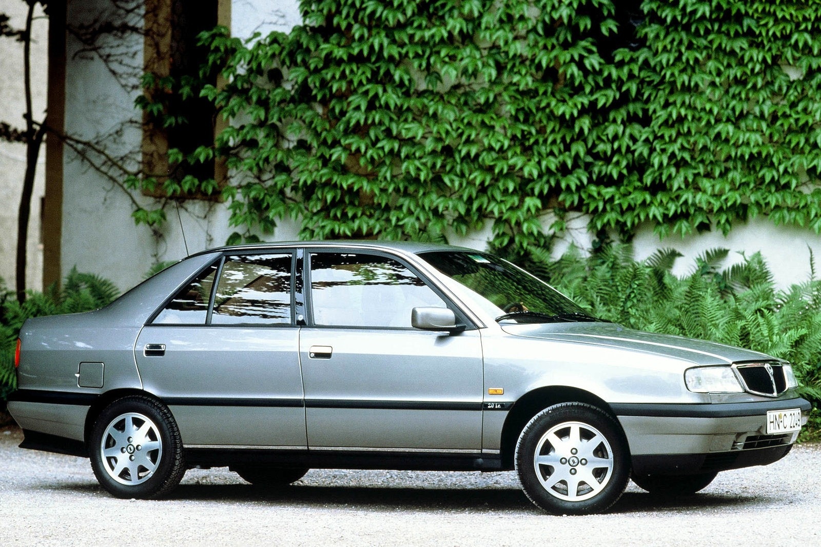 12. místo: Lancia Dedra.