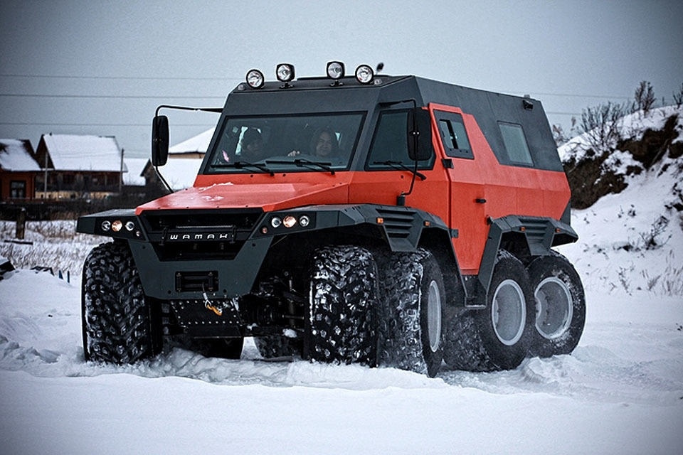 AvtoRos Šaman 8x8 je jedním z moderních ruských vozidel, jež se dokonale hodí do těžko přístupných oblastí.