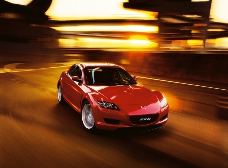 Mazda RX-8 (cca 80 000 Kč)