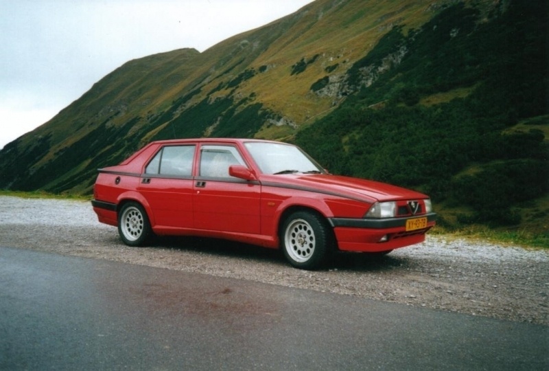 Alfa Romeo 75 3,0 V6 (cca 190 00 Kč)