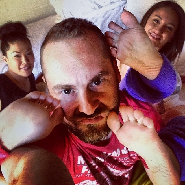 A její manžel je zároveň i režisér pornofilmů.