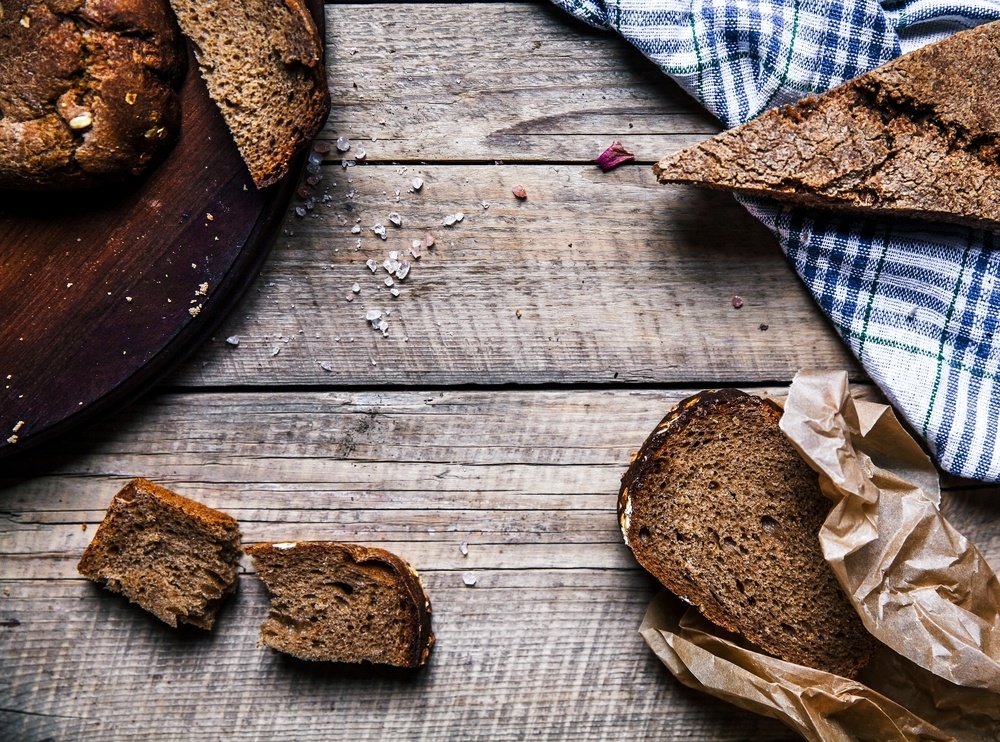 Celozrnná mouka – obsahuje vlákninu, která je navíc prospěšná i pro naše trávení. Také zlepšuje metabolismus a pomáhá tělu zbavit se přebytečného tuku.