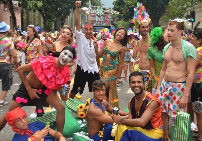 Jeďte na karneval s vašimi přáteli. Odnesete si nezapomenutelné dojmy, živé emoce a pulsující energii do života. Tuto událost si nemůžete nechat ujít!