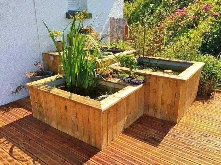 Na závěr přidal rostlinky.