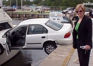 Ženy ničí auta během vteřiny