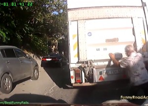 Zapomněl, že auto má brzdu :)