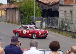 Poslechněte si ten krásný zvuk historických aut