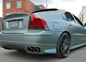 Tohle je nejrychlejší Volvo na světě. Podívejte se, jak toto monstrum zrychluje!