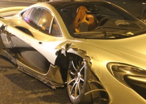 Super auto řídí idiot!