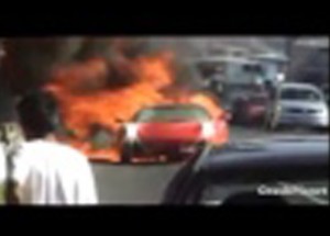 Když předjel luxusní vůz, majitel si to nenechal líbit a konec.. šílený!