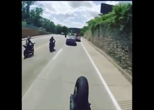 Pouliční závodníci Vs Police