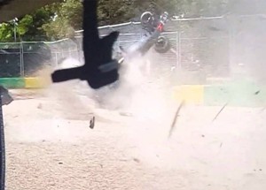 Brutální nehoda Formule 1 - Alonso