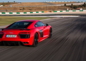 Audi R8 V10 plus zrychlení z 0 na 310km/h! Tohle auto je opravdu zvíře!