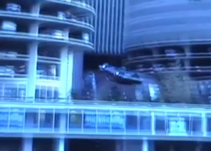 Když se zřítí auto z 18 poschodí