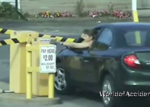 Pozor! Za volantem je žena.