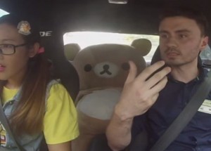 Profesionální závodnice si udělala srandu z instruktorů autoškoly!