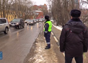 Proč staví policie jen ženy?