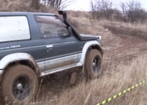 Vzhůru do terénu - Mitsubishi Pajero - Nissan Patrol - Off-Road 4x4