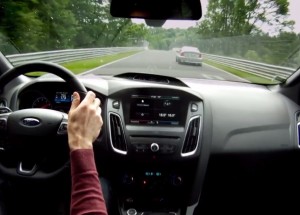 Je ve svém živlu, když řídí Ford Focus RS