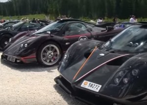 Sraz nejdražších aut na světě. S Ferrari tam vypadáte jako chudák!