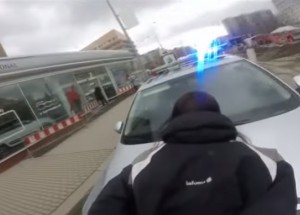Sledujte jak vypadá policejní honička z pohledu českého policisty!