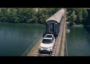 Utáhne auto 100 tunový vlak?