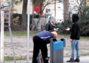 Došel za ní jako obyčejný kluk, hned ho ale odmítla. Rozhodl se s ní tedy královsky vydrbat!