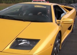 Jak vypadá a zní zrychlení těch nejdražších supersportů? Budete zírat!