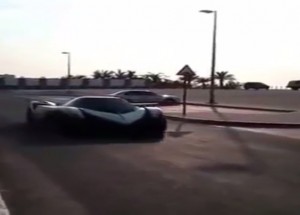 Dosahuje rychlosti až 560km/h a vidět Devel v akci, je opravdový nářez!