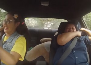 Profesionální závodnice si udělala srandu z instruktorů autoškoly!