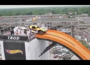 Tak vypadá 101m skok autem