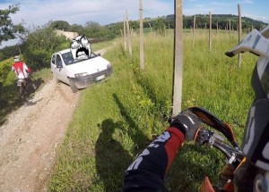 Chtěl vykývat s nezbednými motorkáři a tak dopadl!