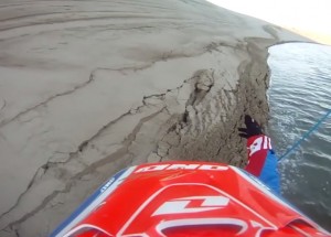 Snaha zdolat těžký terén, se šíleně zvrtla!