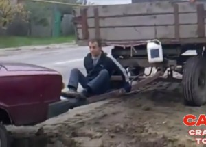 Vytáhne osobní auto vlečku z bahna?