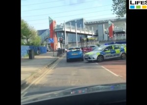 Motorkář vypekl policii