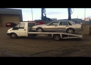 Úžasná podívaná na šrotování auta