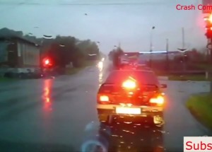 Poslechněte si originální reakce lidí při dopravní nehodě.