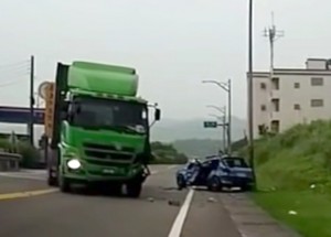 Srážky s nákladním autem