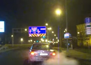 Pražským policistům ujížděl ve vysoké rychlosti řidič Mazdy. Skoro to dokázal!