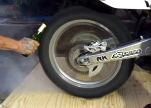 Otevřete si pivo dle návodu