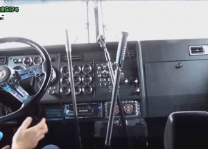 Znelíbilo se motorce rybaření a dala to jasně najevo!