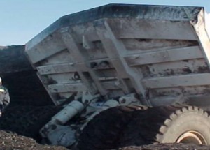 Neskutečné havárie obřích pracovních aut