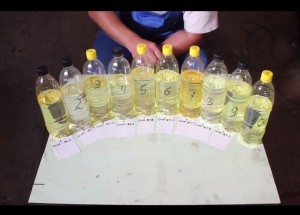 Odebrali jsme z 10 čerpacích stanic benzín a testovali kvalitu