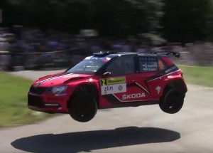 Tyhle šílenosti se staly na posledním dni Barum Rally Zlín. Řidiči jsou borci!