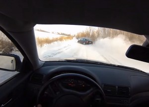 Sáňkování pro velký kluky. Podívejte se, jak tato parta Čechů řádí na sněhu!