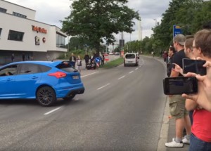 Týpek chtěl zamachrovat se svým novým Ford Focusem, ale absolutně mu to nevyšlo!