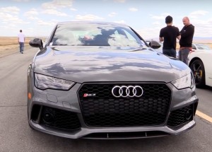 Audi RS7 Performance na sprintu proti Ferrari 458 Italia. Tato Audi nemá konkurenci!
