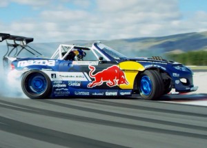 Nejlepší drifter na světě. Říká si Mad Mike a je skutečně šílený!